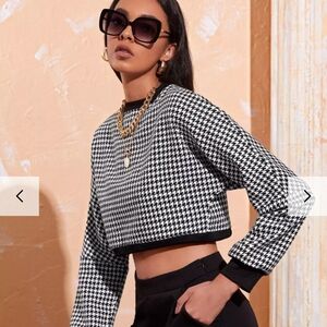 Black and White Houndstooth Crop Sweater
